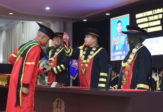 Kasad Jenderal TNI Dudung Abdurachman mewisuda lulusan Akmil, Magelang, Kamis (13/7)