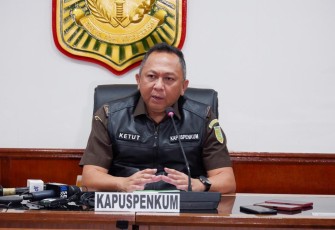 Kapuspenkum Ketut Sumedena saat memberikan keterangan pers 