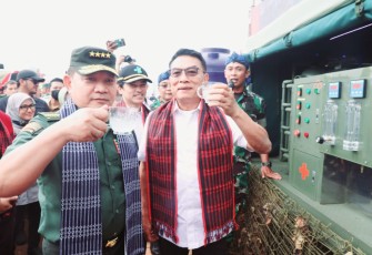 Kasad Jenderal TNI Dudung Abdurachman saat meninjau fasilitas air bersih di desa Lebak Gedong Kabupaten Lebak, Banten