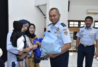 Baksos TNI AU sambut Hari Bakti ke-76 TNI AU di Bandung, Kamis (27/7)
