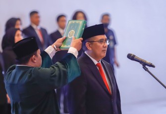 Pandu Slamet Eddy Purnomo saat ucapkan sumpah jabatan anggota BPK RI di Jakarta, Selasa (1/8)