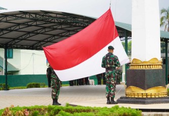 Upacara bendera 17 an di Madivif 2 Kostrad 