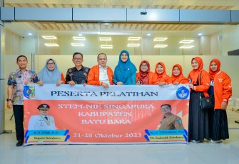 Bupati Batu Bara Berangkatkan Guru dan Mahasiswa ke Luar Negeri 