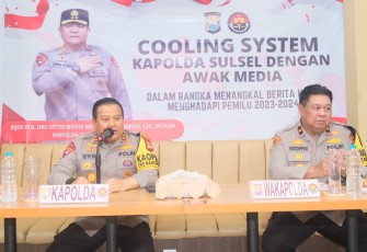 Kapolda Sulsel Irjen Pol Drs Setyo Boedi Moempoeni Harso