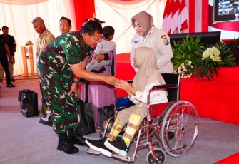 Panglima TNI Hadiri Bakti Kesehatan dan Bakti Sosial 32 Tahun Akabri 91 di Malang 