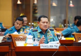 Panglima TNI Laksamana TNI Yudo Margono S.E., M.M saat melaksanakan rapat kerja dengan Komisi I DPR RI, bertempat di Gedung Nusantara DPR RI Jakarta, Selasa (7/11/2023).