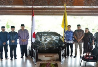 SBY, saat berziarah di makam Proklamator RI Soekarno Jum'at (8/12/2023).