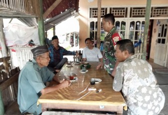 Serda Harisnel saat komsos bersama warga binaannya