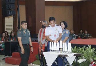 Wadan Koharmatau Marsma TNI Joseph Rizki Prabowo saat mengikuti perayaan Natal bersama TNI Polri di gedung Graha Tirta Siliwangi Bandung, Kamis (12/1)