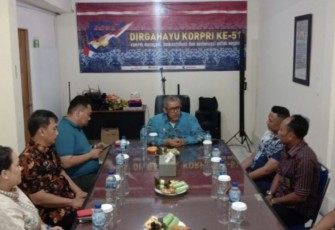 Kadiv Keimigrasian Ujo Sujoto saat memberikan pengarahan di Kanim Cilegon 