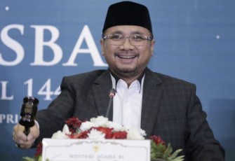 Menag Yaqut Cholil Qoumas menyampaikan hasil sidang Isbat di Jakarta, Kamis (20/4)