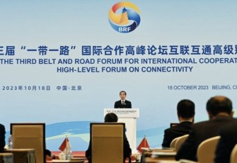 Presiden Joko Widodo menghadiri High Level Forum yang mengangkat tema “Connectivity in an Open Global Academy” yang digelar di China National Convention Center, Beijing, pada Rabu, 18 Oktober 2023.