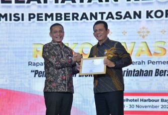 Gubernur Kepulauan Riau H.Ansar Ahmad pada acara Rakorwasda Provinsi Kepulauan Riau Tahun 2023, bertempat di Ballroom Hotel Swiss Bell Harbour Bay Kota Batam, Selasa (28/11).