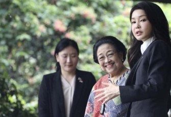 Prof. Dr (HC). Hj. Megawati Soekarnoputri saat menyambut kedatangan Ibu Negara Korea Selatan (Korsel) Kim Keon Hee di Istana Batu Tulis, Bogor, Kamis (7/9/2023).