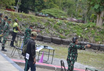 Kodim 1710/Mimika saat Gelar Komsos yang Dikemas Dalam Latihan Menembak