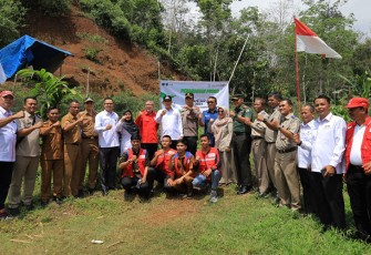 Wabup Pasaman Sabar AS dalam upacara HUT PMI ke-78 tingkat Kabupaten Pasaman tahun 2023 di Nagari Air Manggih Barat, Kecamatan Lubuk Sikaping, Selasa (19/9/2023).
