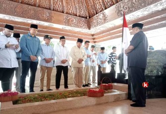 Prabowo Subianto Saat Ziarah ke Makam Bung Karno