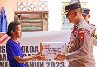 Polres Bintan saat Berikan Bantuan Sosial Kepada Masyarakat