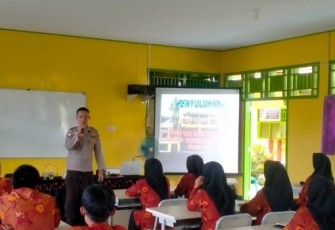Polres BU Saat Sosialisasi dan Penyuluhan Narkoba Kepada Siswa SMAN 2 BU