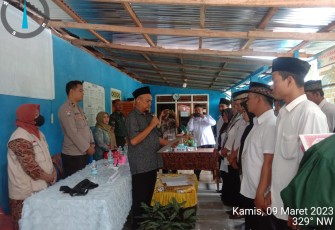 Bhabinkamtibmas Polsek Lebong Selatan Hadiri Pelantikan Perangkat Desa Bungin
