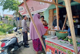 Menjelang Ramadhan Polsek Pino Sambangi Pedagang Kaki Lima 