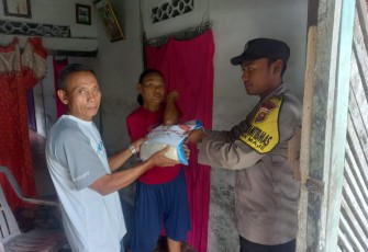 Polsek Maje Kembali Salurkan Bansos Kepada Warga Kurang Mampu