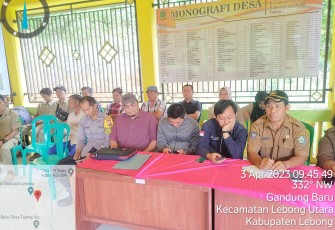 Bhabinkamtibmas Hadiri Rapat Evaluasi dan Penetapan APBDes TA 2023 di Desa Talang Ulu