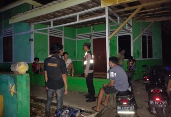 Personel Polsek Kerkap Berikan Imbauan Larangan Bermain Petasan Kepada Masyarakat