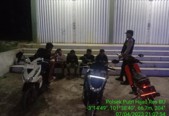Cegah Perang Sarung di Bulan Ramadhan, Polsek Putri Hijau Laksanakan Patroli dan Berikan Imbauan Kepada Para Pemuda