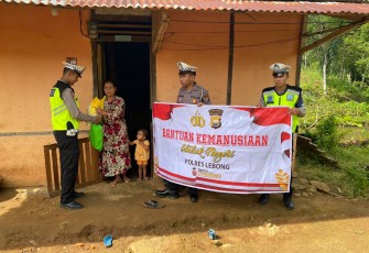 Satlantas Polres Lebong Salurkan Bansos ke Warga di Lebong Atas