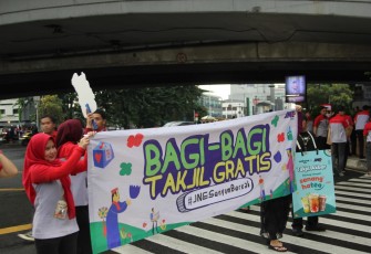 JNE Bagikan 10.000 Takjil di Ramadan 2023  