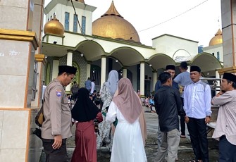 Polres Lebong dan Polsek Jajaran Laksanakan Pengamanan Salat Idulfitri