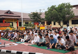 Pelaksanaan Salat Idulfitri Polres Rejang Lebong Digelar di Lapangan Satya Haprabu