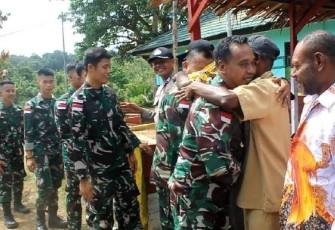Satgas Yonif 143/TWEJ Berpamitan dengan Masyarakat Papua