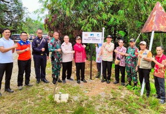 Wadan Satgas Pamtas Yonif 645/GTY saat Dampingi Kunjungan Wagub Kalbar ke PLBN Jagoi Babang