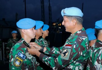Haru dan Bangga Warnai Kenaikan Pangkat Kontingen Garuda TNI AL di Lebanon 