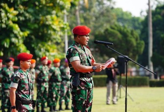 Wadan Koopssus TNI Brigjen TNI (Mar) Supriyono, S.E., M.M. pada Apel Gelar Pasukan Latihan Aksi Khusus Koopssus TNI Semester I TA. 2023 di Lapangan Satpamwal Denma Mabes TNI, Cilangkap, Jakarta Timur, Rabu (14/06/2023).
