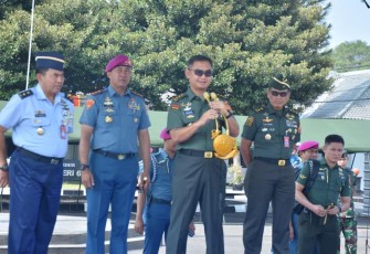 Kasum TNI Letjen TNI Bambang Ismawan, S.E., M.M. didampingi Asops Panglima TNI Mayjen TNI Muhammad Nur Rahmad dan Aspers Panglima TNI Marsda TNI Arif Widianto, S.A.B., M.Tr. (Han) mengunjungi Markas Komando Pasukan Marinir 1 (Mako Pasmar 1) di Cilandak, Jakarta Selatan, Senin (18/9/2023).