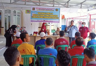  Lapas Kelas III Suliki bekerjasama dengan Puskesmas Suliki menggelar vaksinasi untuk warga binaan dan pegawai lapas di Lapas setempat.