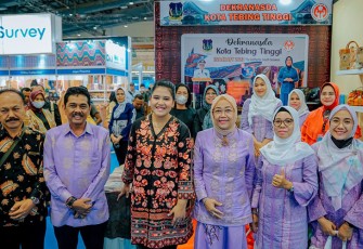 Dekranasda Tebing Tinggi saat Pamerkan Beragam Produk UMKM Tebing Tinggi di Inacraft 2023