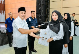 410 Guru PPPK saat Terima SK dari Bupati Zahir