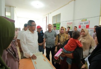 Pj Wali Kota Payakumbuh di Puskesmas Tarok, Kelurahan Tigo Koto Diate, Kecamatan Payakumbuh Utara.