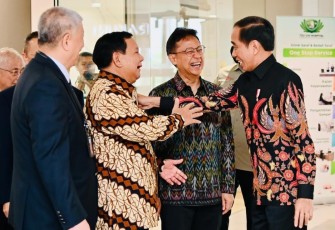 Menteri Pertahanan Prabowo Subianto saat mendampingi Presiden RI Joko Widodo meresmikan Rumah Sakit (RS) Tzu Chi Hospital yang terletak di Pantai Indah Kapuk, Jakarta Utara, Rabu (14/6). 