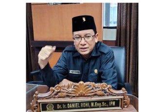 Anggota komisi B DPRD Jawa Timur Daniel Rohi 