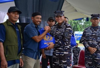 TNI AL Gelar Bakti Sosial dan Bakti Kesehatan di Cianjur Jawa Barat