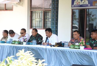 Kepala BP Batam, Muhammad Rudi, saat bertemu langsung dengan masyarakat Pulau Rempang, Selasa (22/8/2023).