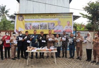 Kepala SKP Kelas I TBA Musnahkan Sempel Komunitas Pertanian 