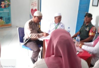 Bhabinkamtibmas Polsek Padang Bolak, Aiptu Pasomal Siregar, mengikuti Rapat dengan Dinas KB Kabupaten Padang Lawas Utara (Paluta), Jumat (01/9/2023) pagi.