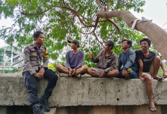  Bhabinkamtibmas Duri Kosambi Sosialisasikan Anti Narkoba dan Miras untuk Remaja