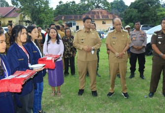 Bupati dan Wabup Samosir saat Hadiri Syukuran HPN di Nainggolan